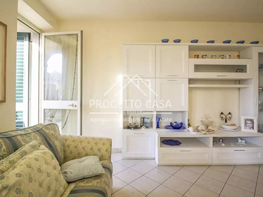 Immagine 6 di Casa indipendente in vendita  in via chini a Camaiore