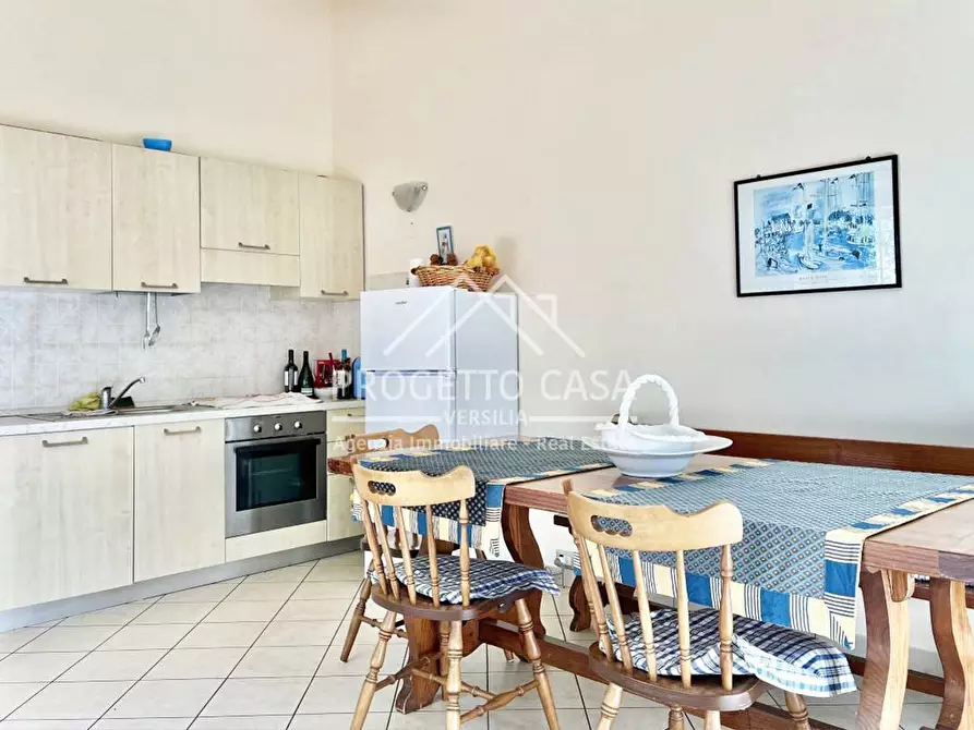 Immagine 7 di Casa indipendente in vendita  in via chini a Camaiore