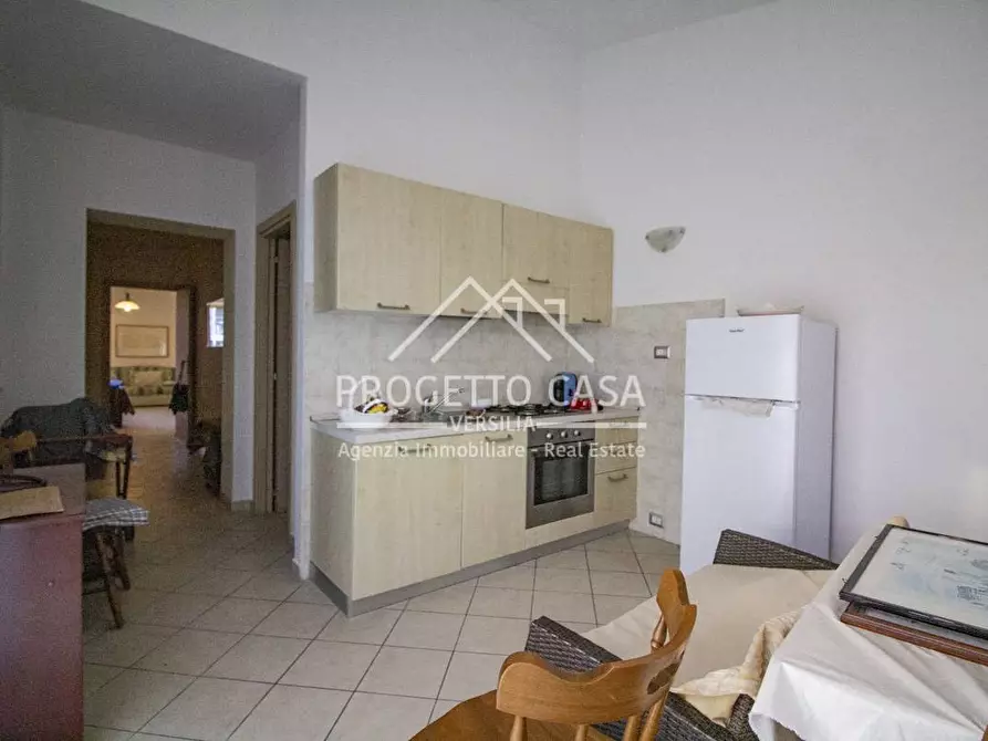 Immagine 14 di Casa indipendente in vendita  in via chini a Camaiore