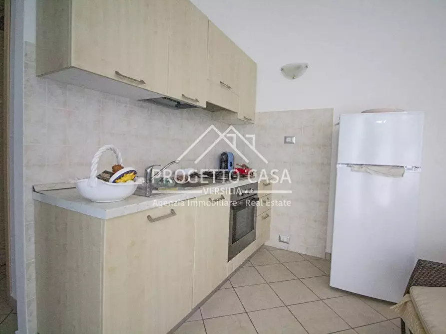 Immagine 15 di Casa indipendente in vendita  in via chini a Camaiore