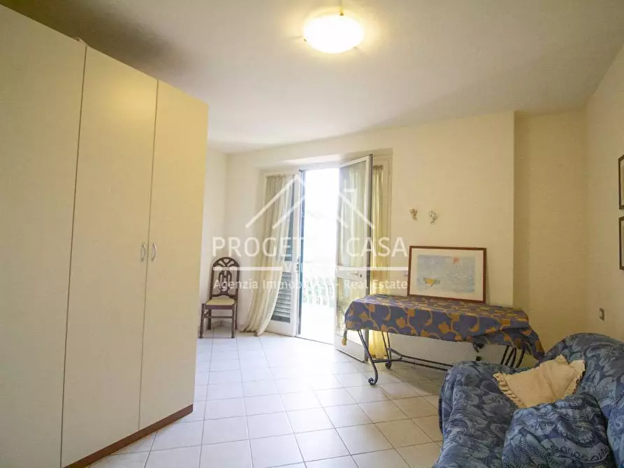 Immagine 22 di Casa indipendente in vendita  in via chini a Camaiore