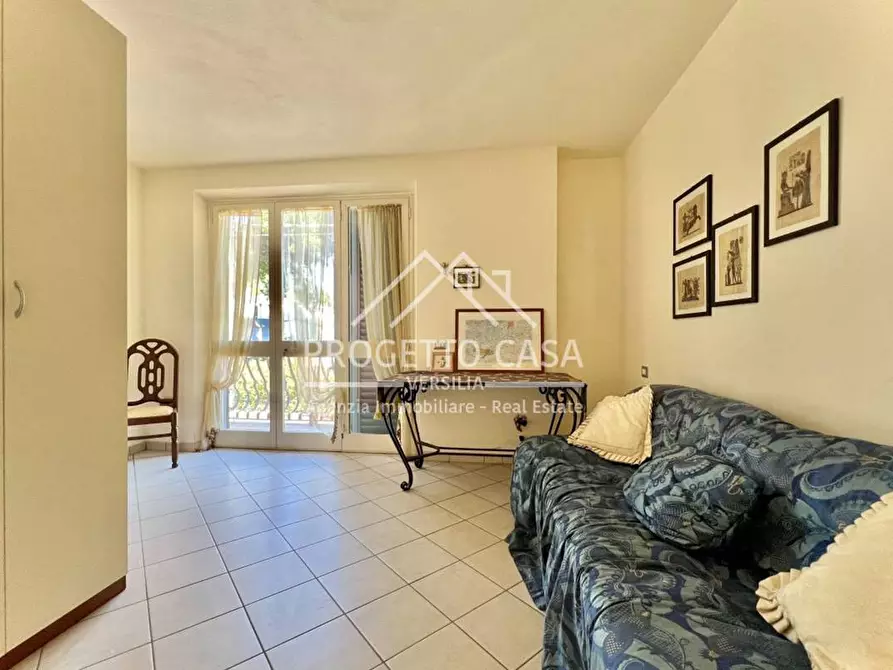 Immagine 23 di Casa indipendente in vendita  in via chini a Camaiore