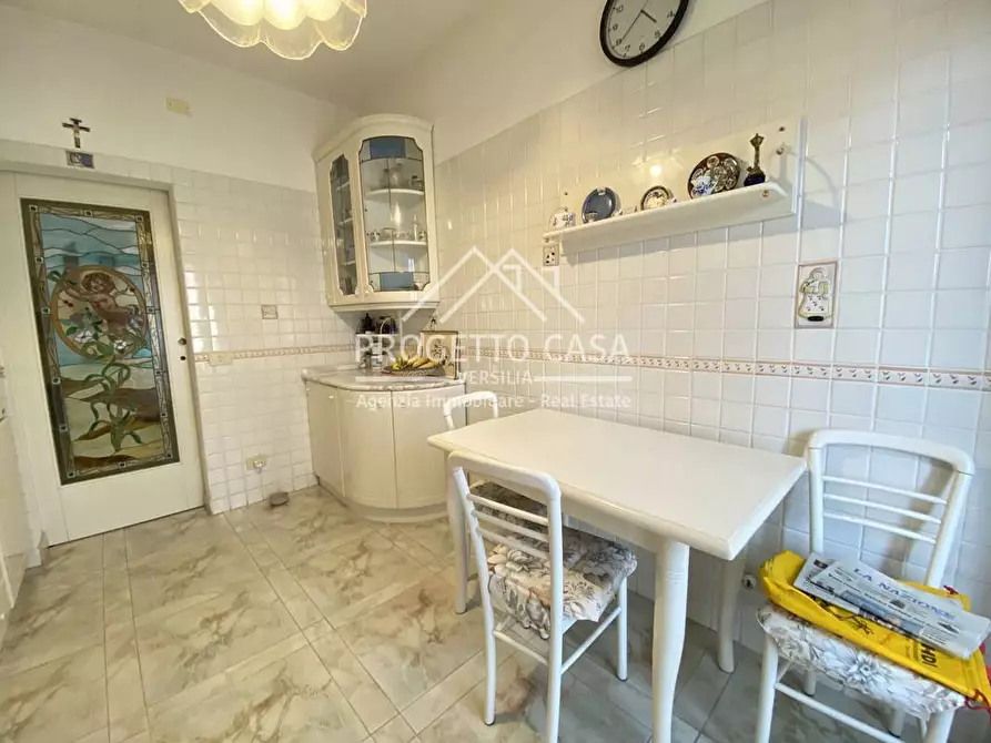 Immagine 7 di Appartamento in vendita  in VIA TOMEONI a Camaiore