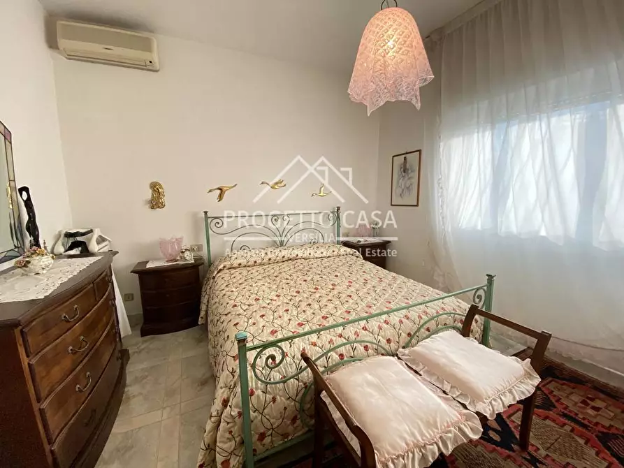 Immagine 12 di Appartamento in vendita  in VIA TOMEONI a Camaiore