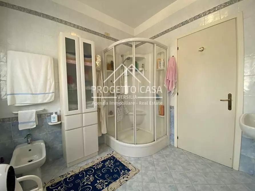 Immagine 21 di Appartamento in vendita  in VIA TOMEONI a Camaiore