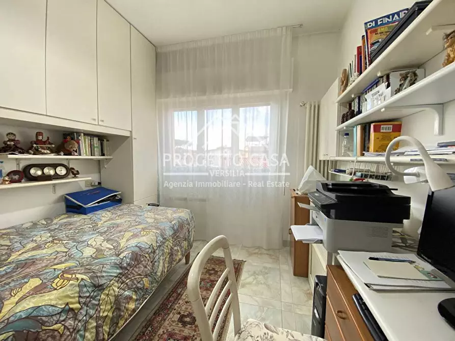 Immagine 24 di Appartamento in vendita  in VIA TOMEONI a Camaiore