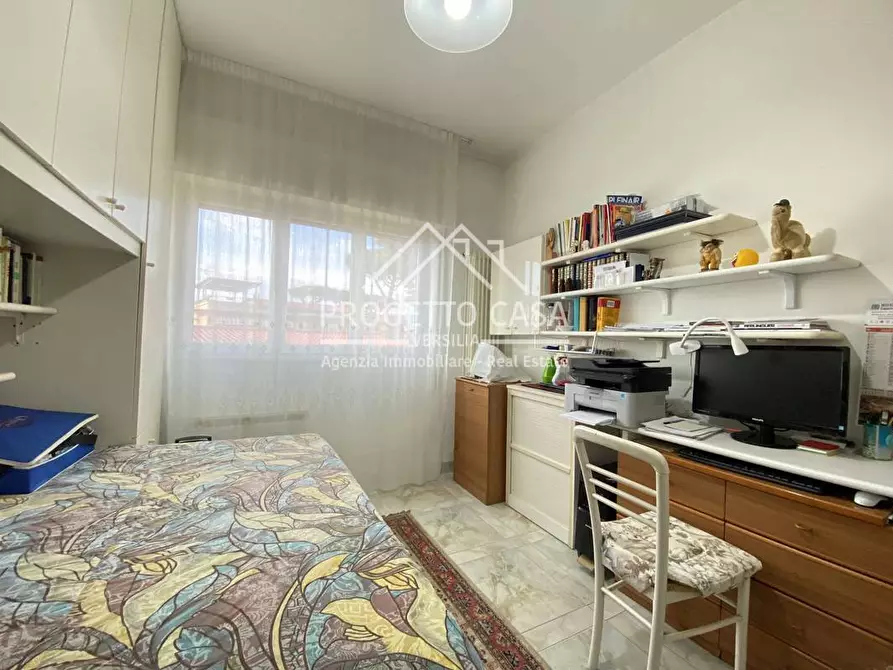 Immagine 26 di Appartamento in vendita  in VIA TOMEONI a Camaiore