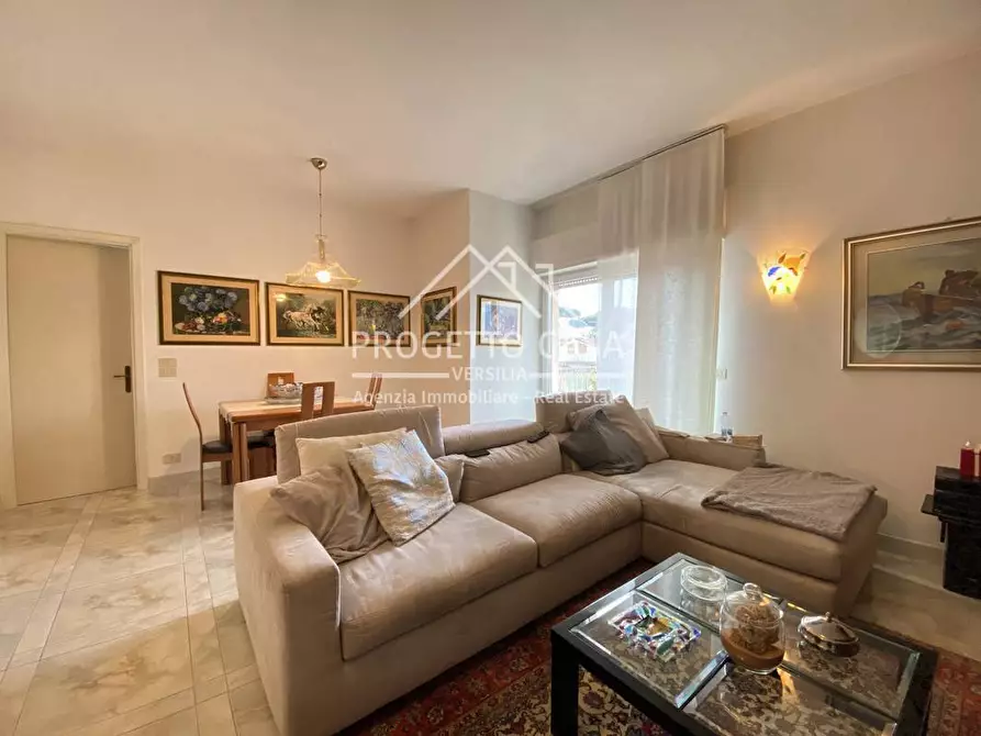 Immagine 28 di Appartamento in vendita  in VIA TOMEONI a Camaiore