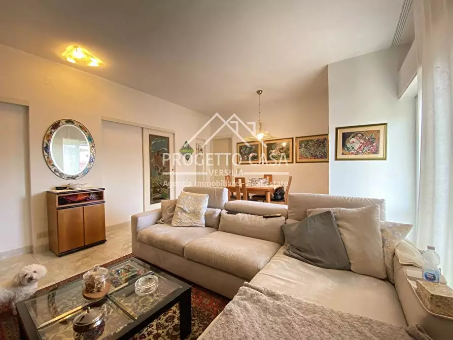 Immagine 30 di Appartamento in vendita  in VIA TOMEONI a Camaiore