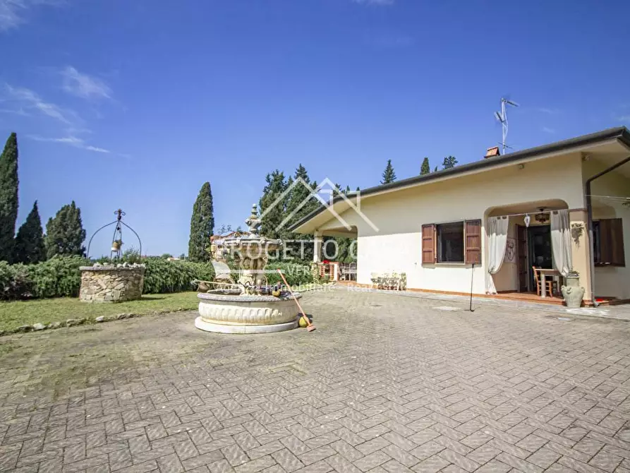 Immagine 1 di Casa indipendente in vendita  in VIA DI COLLI E SPEZI PIANO DEL QUERCIONE a Massarosa