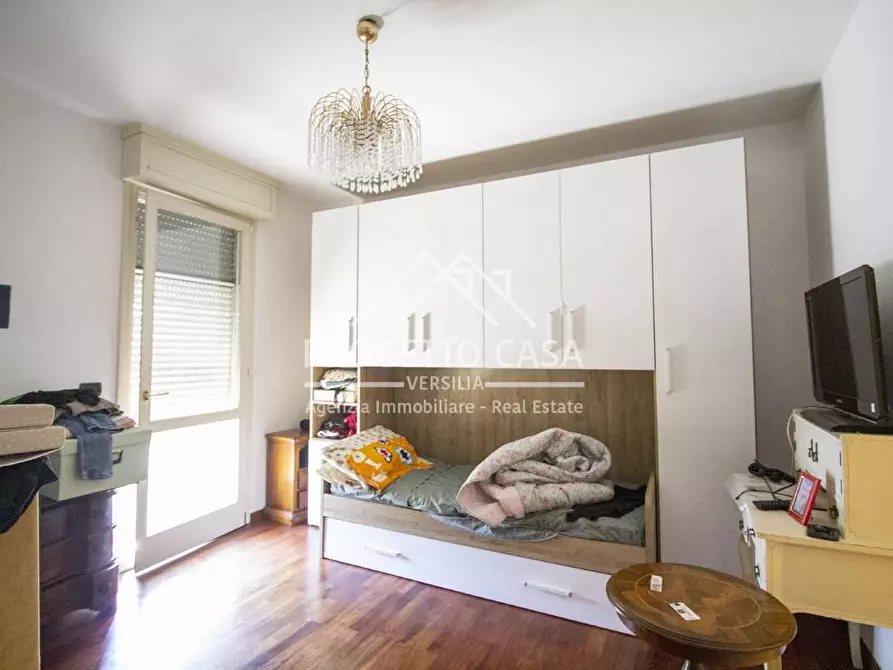 Immagine 30 di Appartamento in vendita  in Via Silvio Micheli a Viareggio