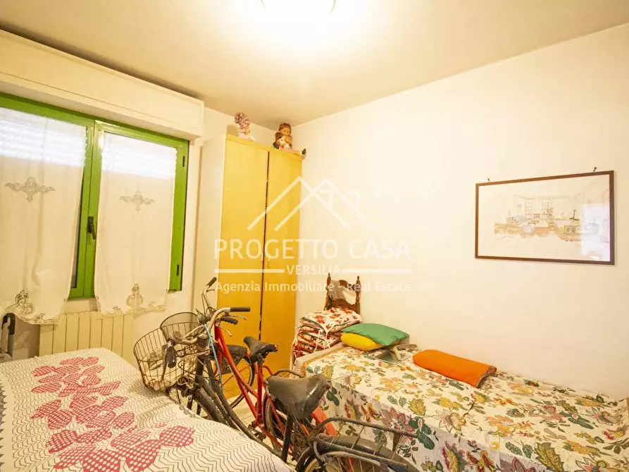 Immagine 6 di Appartamento in vendita  in via genova a Viareggio