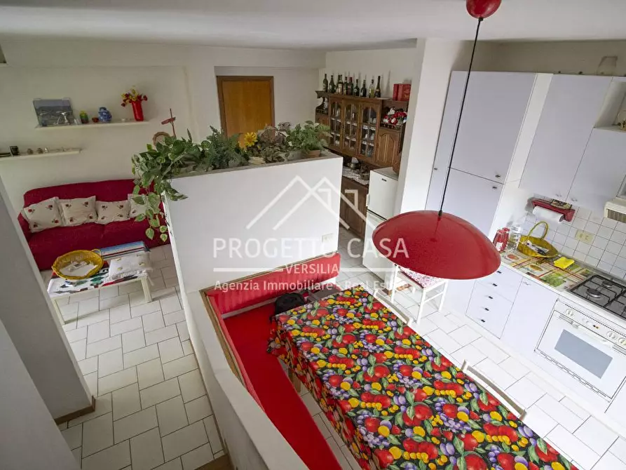 Immagine 10 di Appartamento in vendita  in via genova a Viareggio