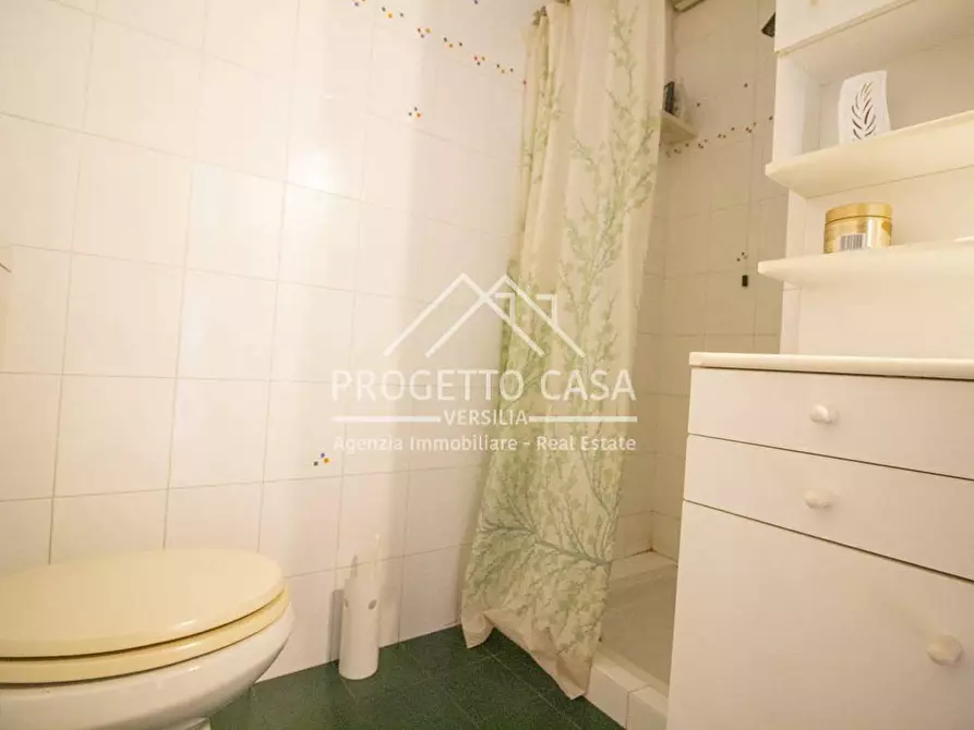 Immagine 19 di Appartamento in vendita  in via genova a Viareggio