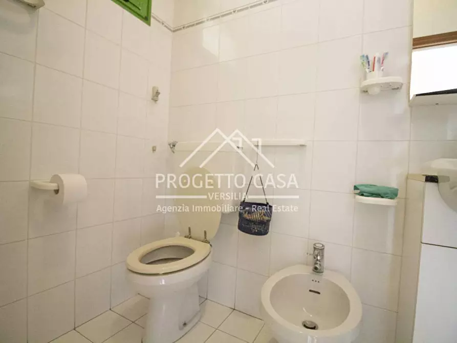 Immagine 25 di Appartamento in vendita  in via genova a Viareggio