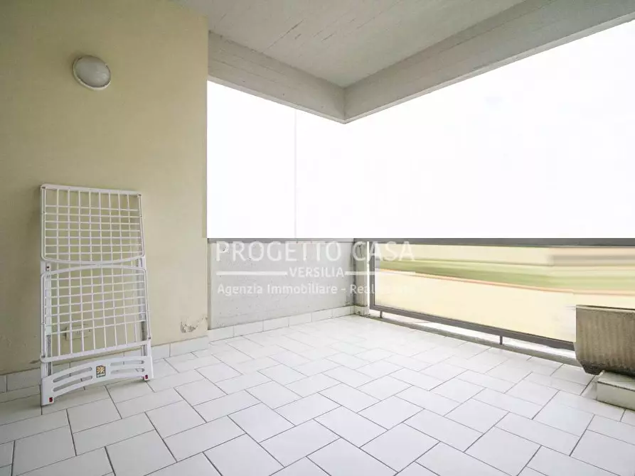 Immagine 26 di Appartamento in vendita  in via genova a Viareggio