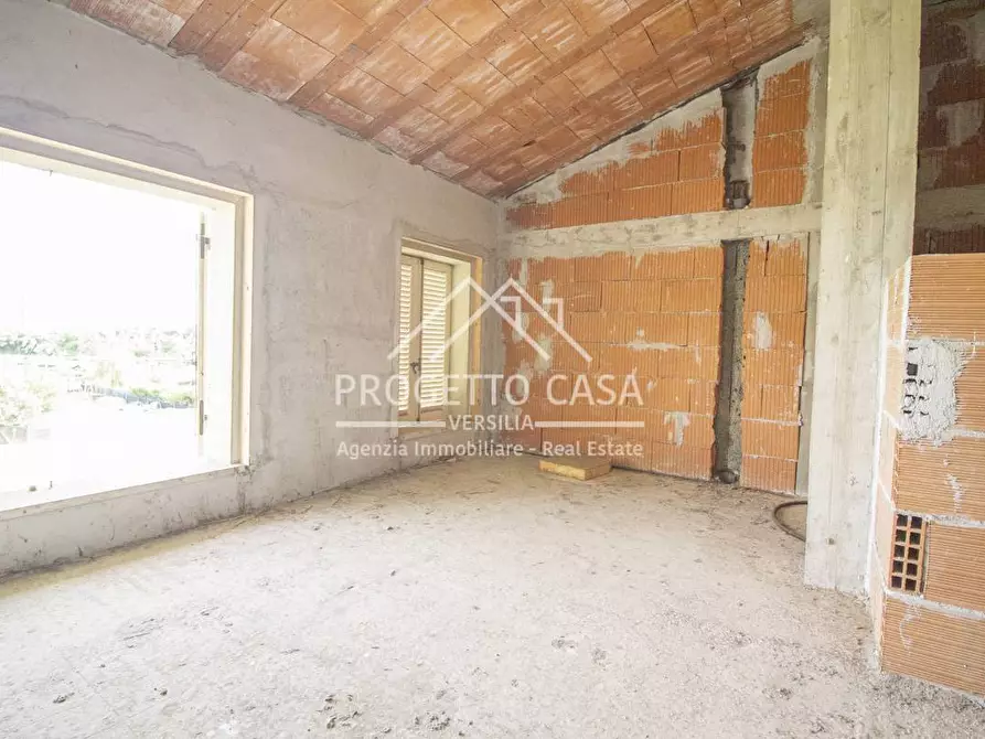 Immagine 13 di Casa indipendente in vendita  in via aurelia sud a Viareggio