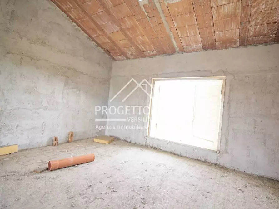 Immagine 14 di Casa indipendente in vendita  in via aurelia sud a Viareggio