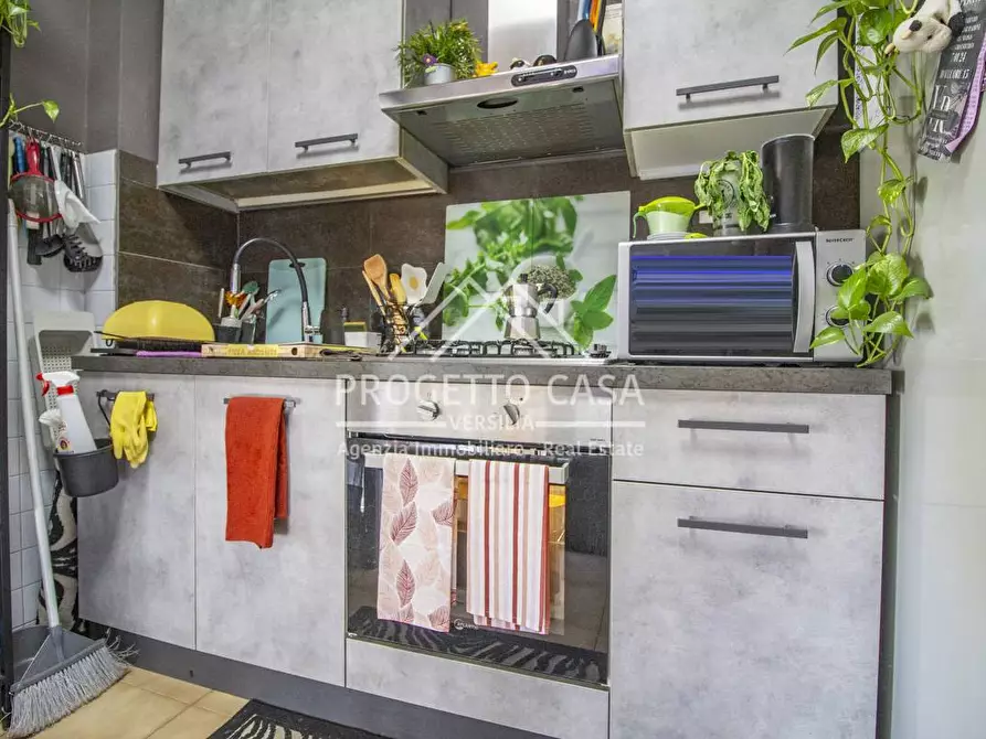 Immagine 9 di Appartamento in vendita  in via della mimosa a Viareggio