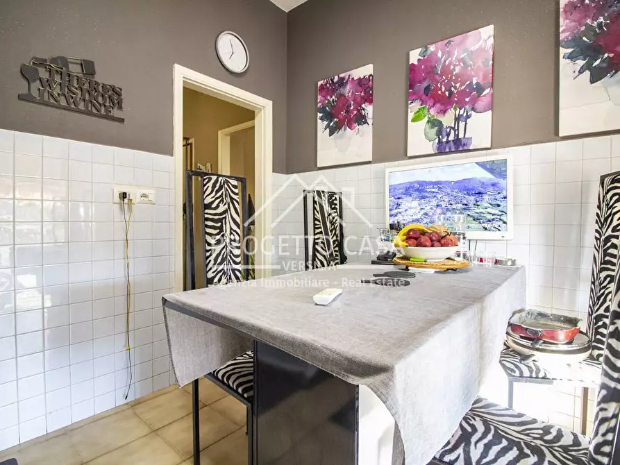 Immagine 10 di Appartamento in vendita  in via della mimosa a Viareggio