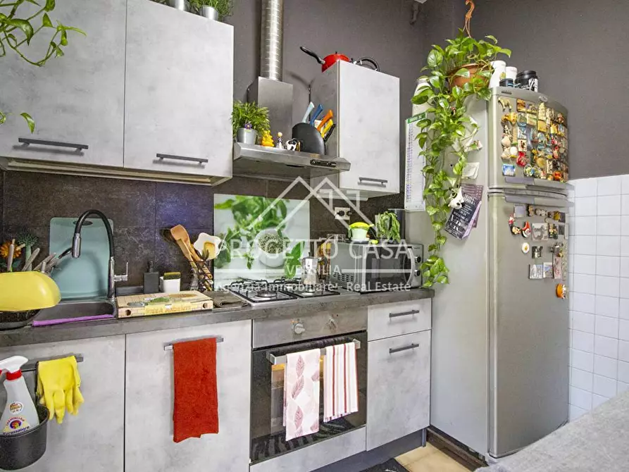 Immagine 12 di Appartamento in vendita  in via della mimosa a Viareggio