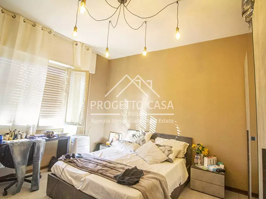 Immagine 13 di Appartamento in vendita  in via della mimosa a Viareggio