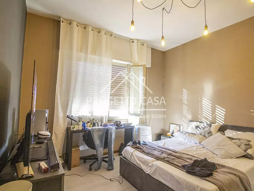 Immagine 14 di Appartamento in vendita  in via della mimosa a Viareggio