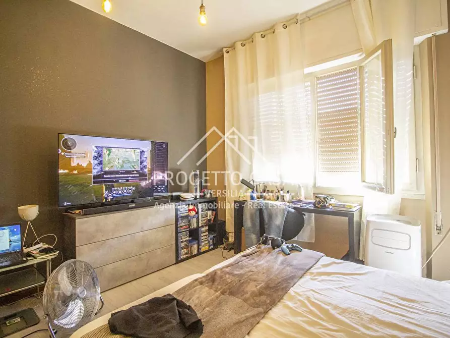 Immagine 15 di Appartamento in vendita  in via della mimosa a Viareggio