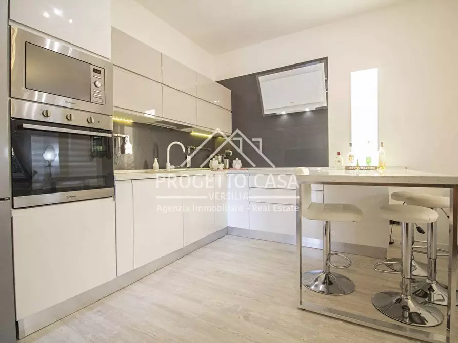 Immagine 9 di Appartamento in vendita  in VIA SAN MARTINO TORRE DEL LAGO a Viareggio