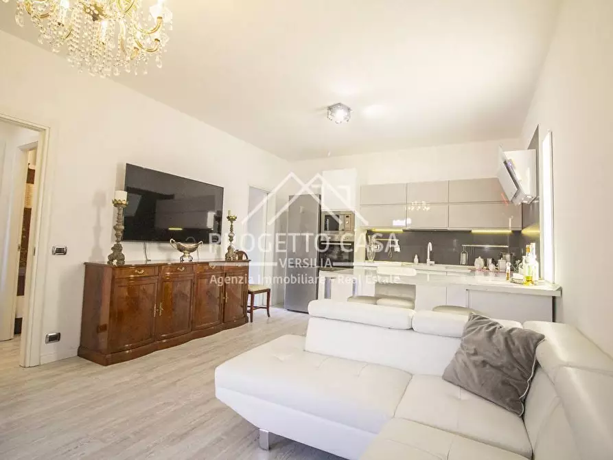 Immagine 12 di Appartamento in vendita  in VIA SAN MARTINO TORRE DEL LAGO a Viareggio