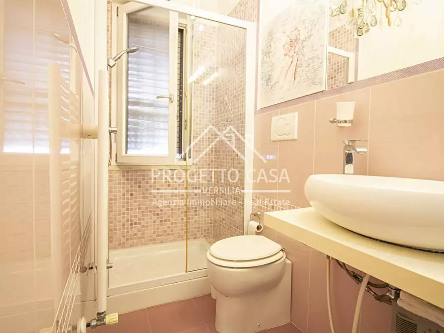 Immagine 15 di Appartamento in vendita  in VIA SAN MARTINO TORRE DEL LAGO a Viareggio