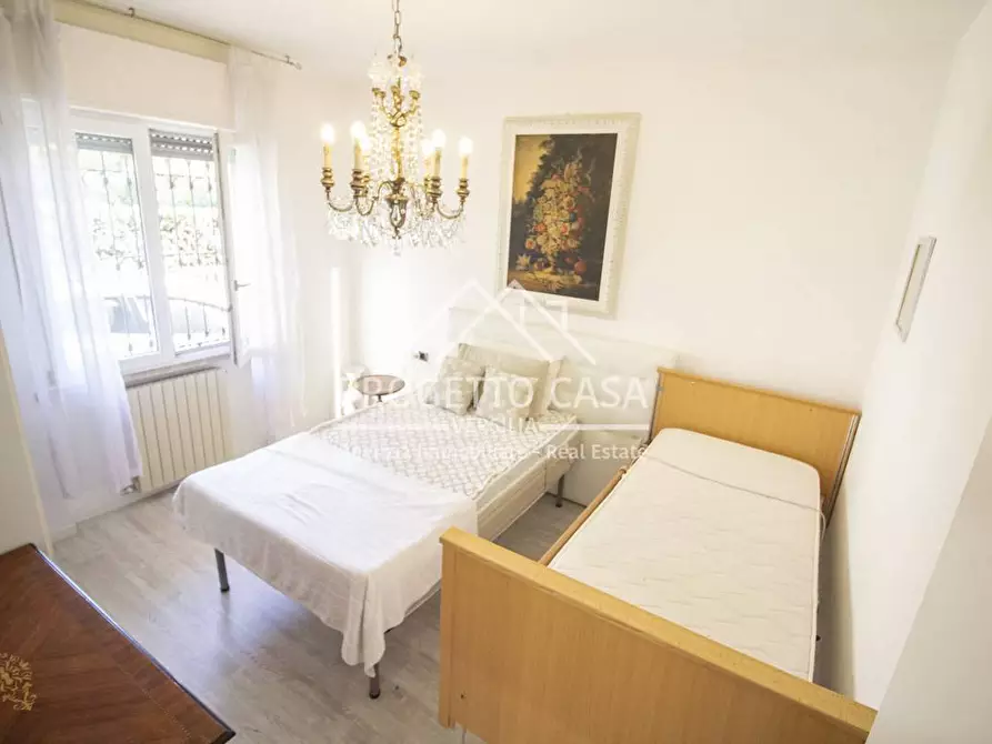 Immagine 17 di Appartamento in vendita  in VIA SAN MARTINO TORRE DEL LAGO a Viareggio