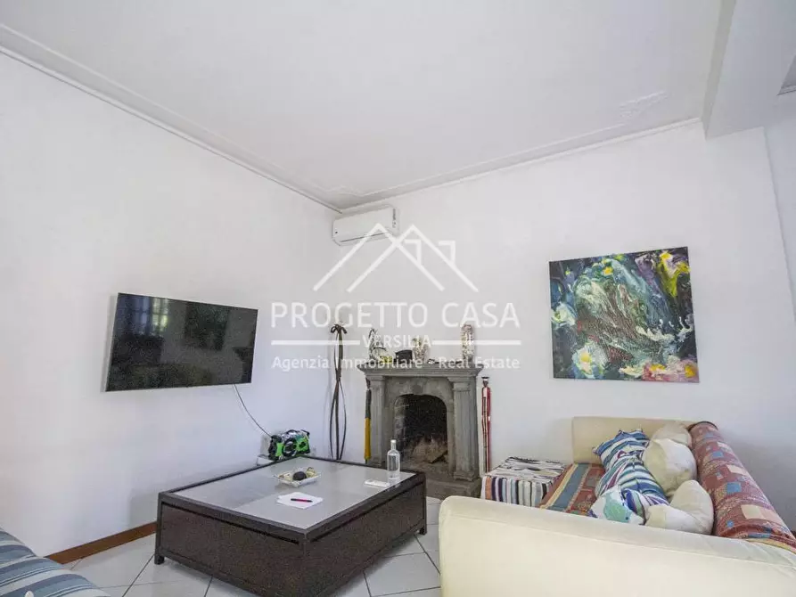 Immagine 4 di Casa indipendente in vendita  in via chini a Camaiore