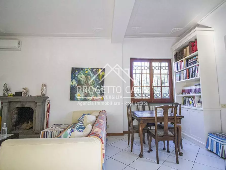 Immagine 5 di Casa indipendente in vendita  in via chini a Camaiore