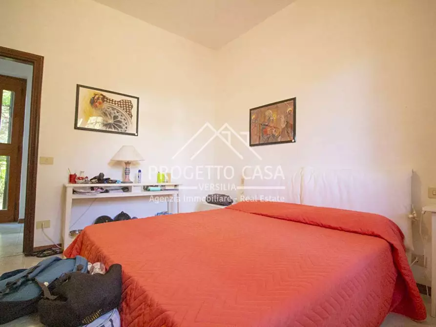 Immagine 16 di Casa indipendente in vendita  in via chini a Camaiore