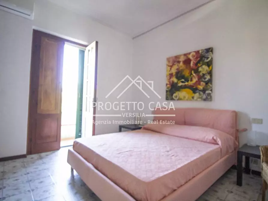 Immagine 22 di Casa indipendente in vendita  in via chini a Camaiore