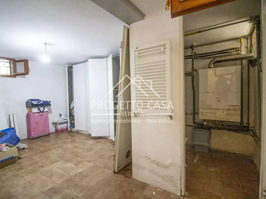 Immagine 28 di Casa indipendente in vendita  in via chini a Camaiore