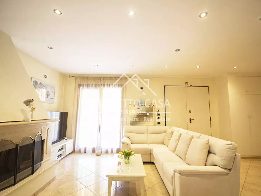 Immagine 4 di Casa indipendente in vendita  in VIA TABARRO a Viareggio