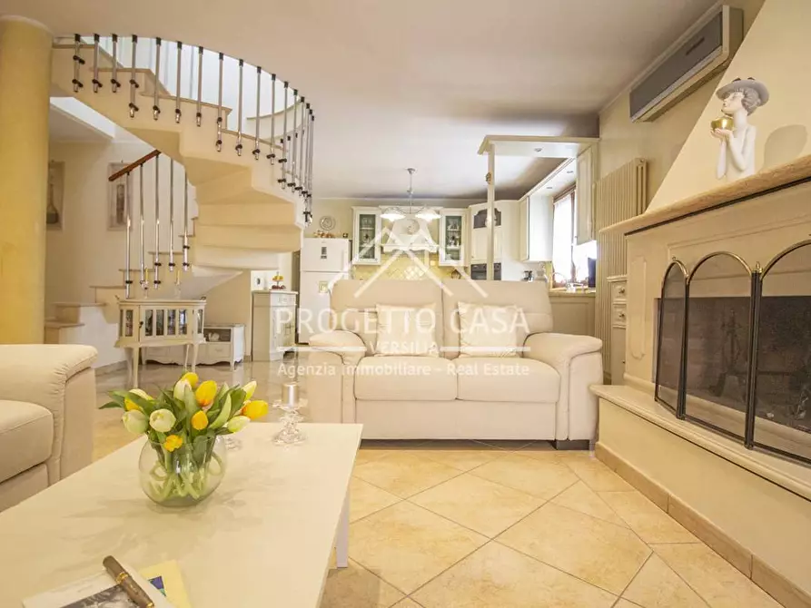 Immagine 7 di Casa indipendente in vendita  in VIA TABARRO a Viareggio