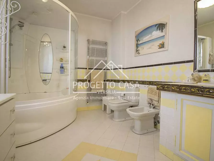 Immagine 19 di Casa indipendente in vendita  in VIA TABARRO a Viareggio