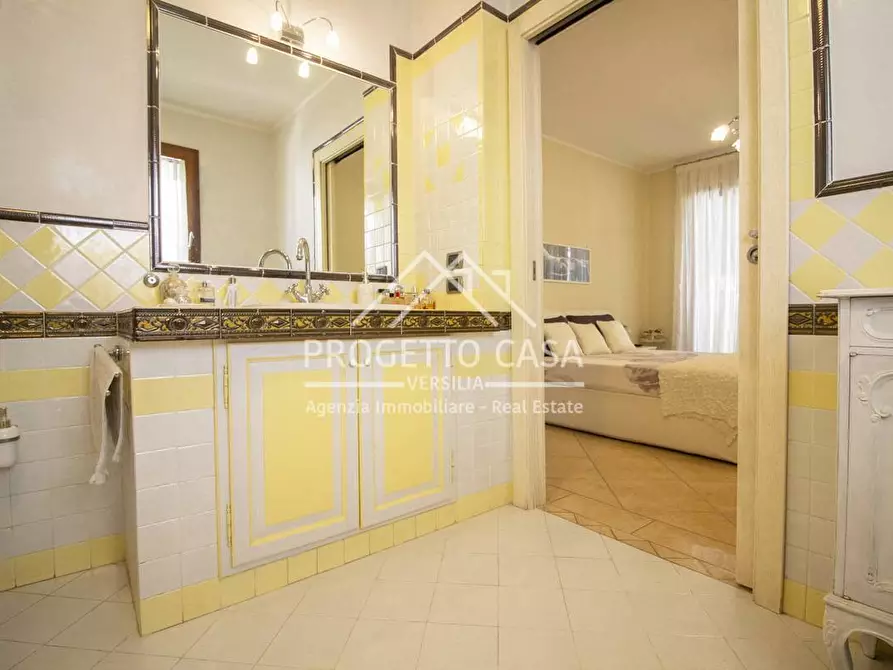 Immagine 22 di Casa indipendente in vendita  in VIA TABARRO a Viareggio