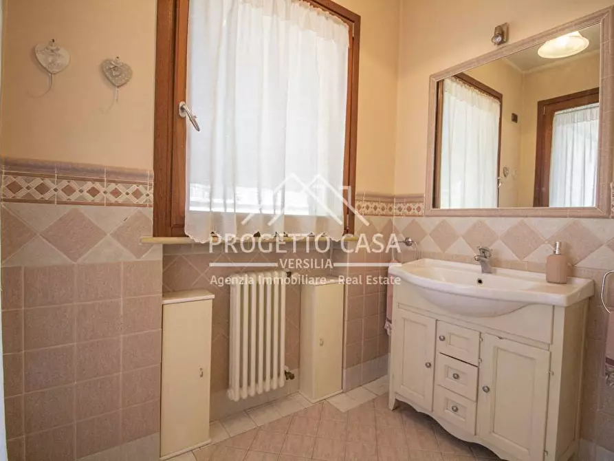 Immagine 28 di Casa indipendente in vendita  in VIA TABARRO a Viareggio