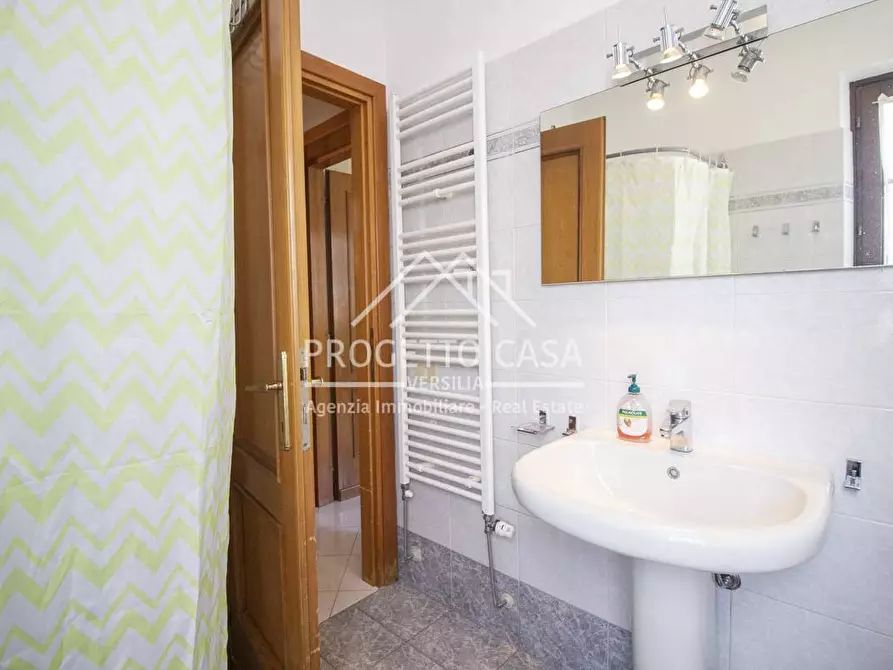 Immagine 20 di Appartamento in vendita  in VIA DON ENRICO TAZZOLI a Camaiore