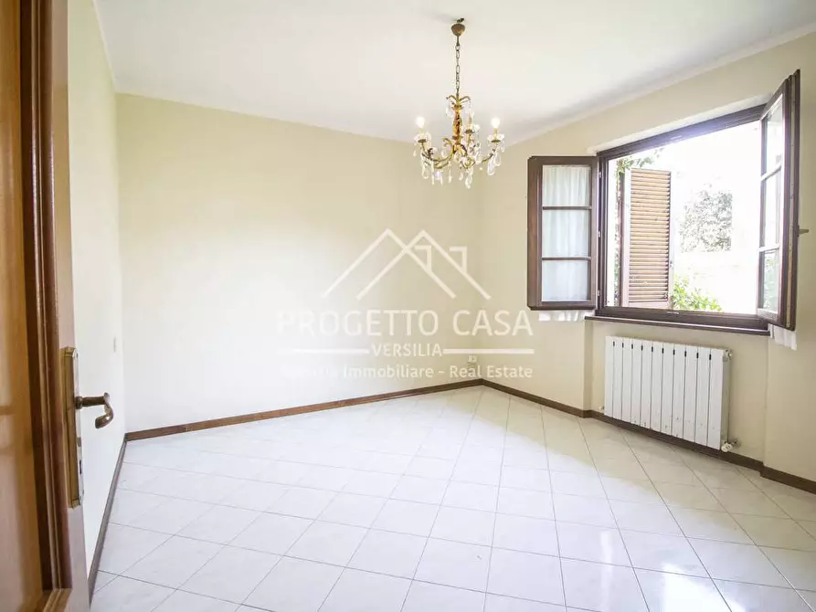 Immagine 21 di Appartamento in vendita  in VIA DON ENRICO TAZZOLI a Camaiore