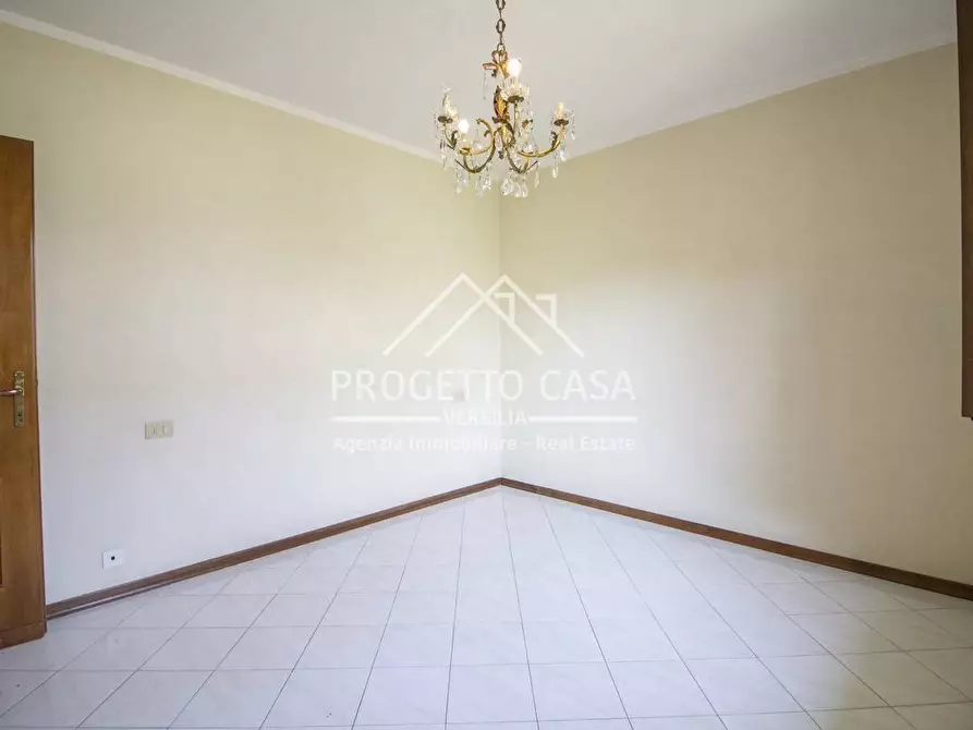 Immagine 22 di Appartamento in vendita  in VIA DON ENRICO TAZZOLI a Camaiore