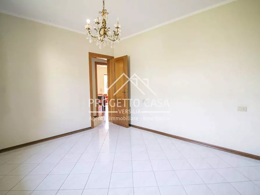 Immagine 23 di Appartamento in vendita  in VIA DON ENRICO TAZZOLI a Camaiore