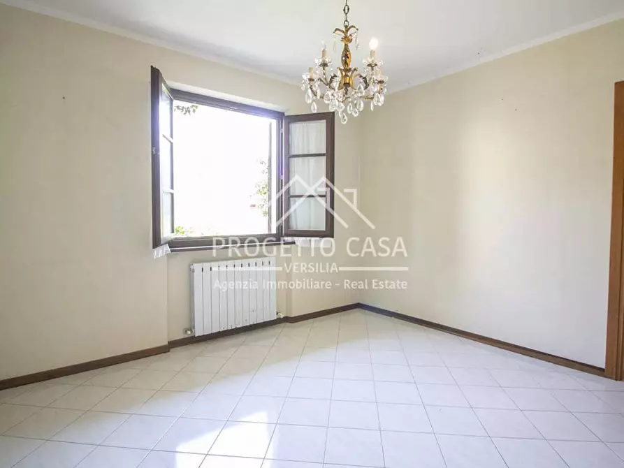 Immagine 24 di Appartamento in vendita  in VIA DON ENRICO TAZZOLI a Camaiore