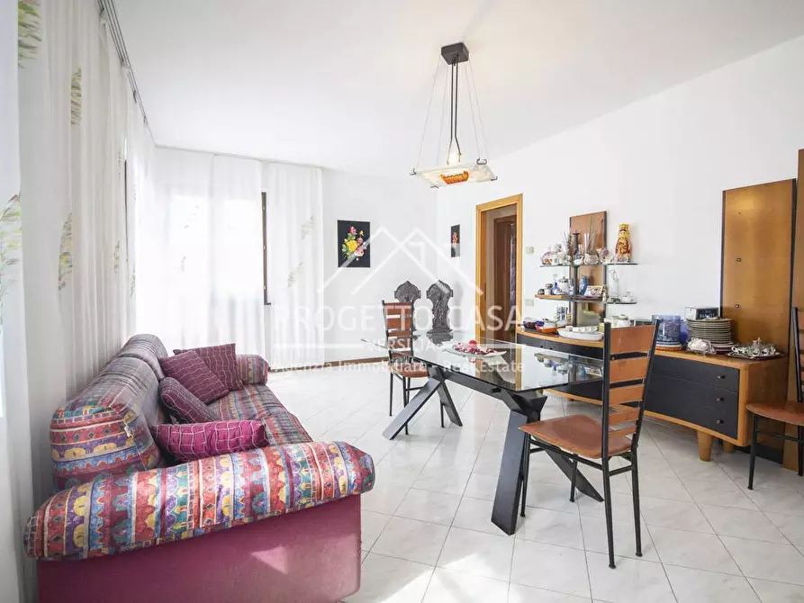 Immagine 3 di Appartamento in vendita  in VIA EUCLIDE a Camaiore