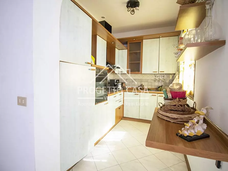 Immagine 9 di Appartamento in vendita  in VIA EUCLIDE a Camaiore