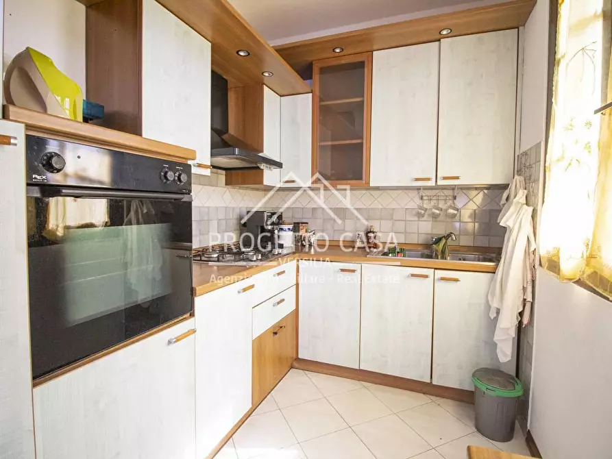 Immagine 11 di Appartamento in vendita  in VIA EUCLIDE a Camaiore